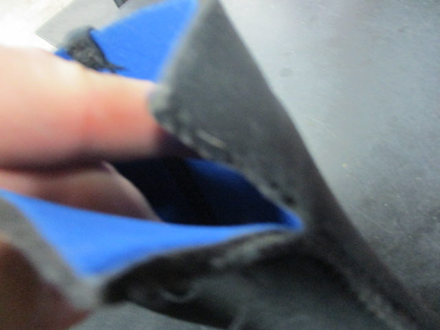 Load image into Gallery viewer, Used GA Dive Boots - Has Splitting Near Front of Ankle
