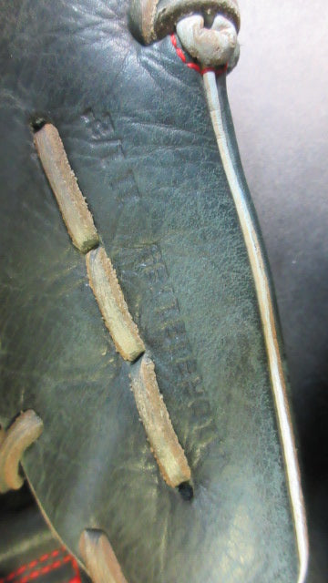 Load image into Gallery viewer, Used Wilson A1000 11.5&quot; Glove - RHT
