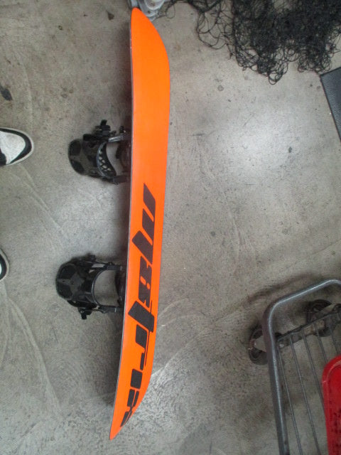 Load image into Gallery viewer, Used M8trix Size 120CM Snowboard W/ M8trix Bindings
