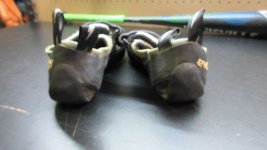 Used Evolve Defy Climbing Shoes - Size 8.5