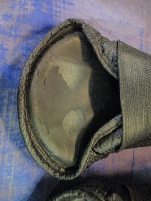 Load image into Gallery viewer, Used ATA Sparring Shoes Adult Size 9 - worn on toes
