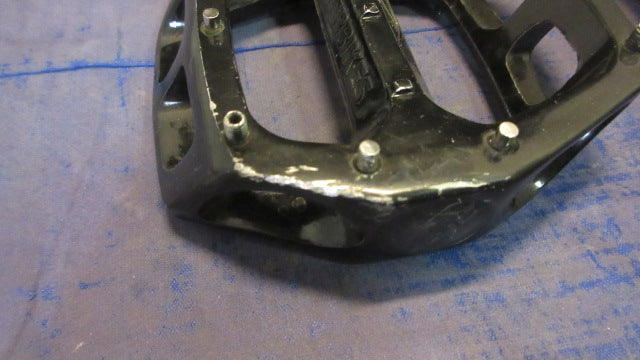 Load image into Gallery viewer, Used DMR Bikes V8 G0 Pedals - small wear

