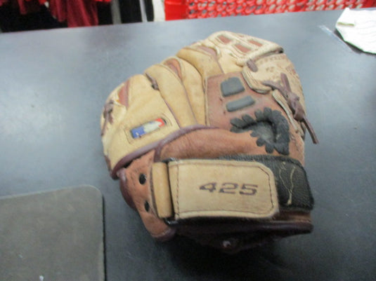 Used Wilson EZ Catch Tee Ball Glove RHT 10