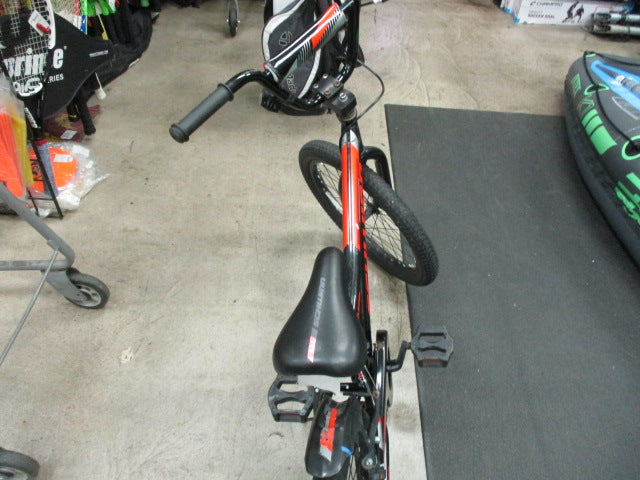 Load image into Gallery viewer, Used Schwinn Fenite Size 20&quot; BMX Kids Bike (Tire Has Wear)
