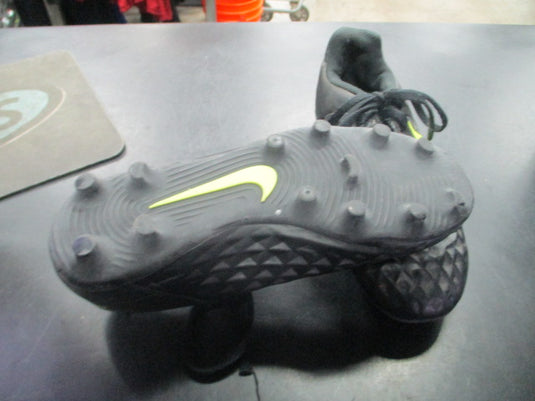 Used Nike Tiempo Soccer Cleats Size 1.5