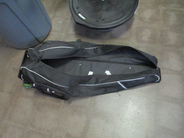 Load image into Gallery viewer, Used LEONARK Fencing Draw-bar Wheel Bag for Epee Saber and Foil
