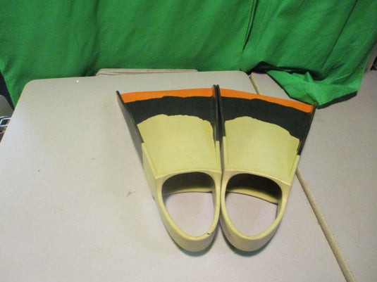 Used Yucca Small 14" Swim Fins