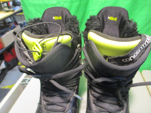 Load image into Gallery viewer, Used Forum Craft Women&#39;s 7 Snowboarding Boots
