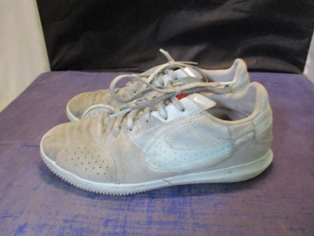 Load image into Gallery viewer, Used Nike Street Gato Indoor Soccer Cleats Youth Size 4.5
