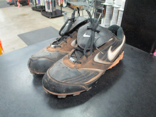Used Nike Cleats size 7