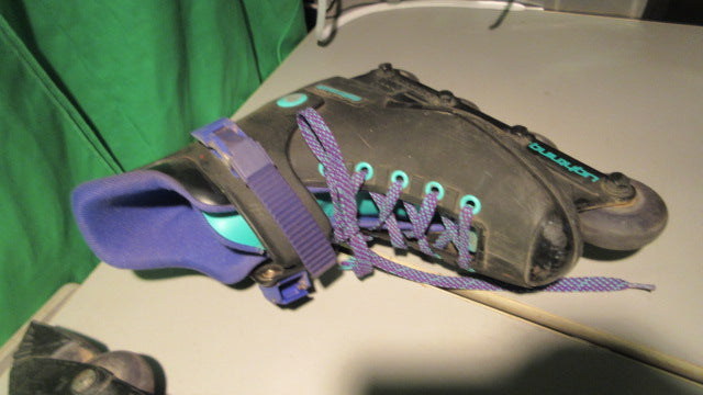 Load image into Gallery viewer, Used Rollerblade Lighning Size Size 6 In-line Skates (SOLD AS IS NO RETURNS)
