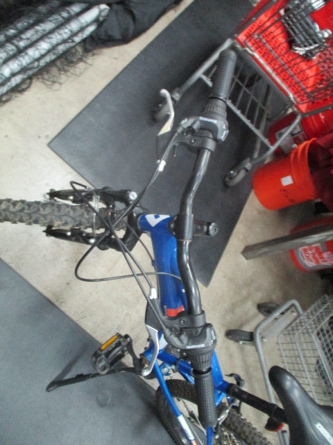 Load image into Gallery viewer, Used DiamondBack Cobra 24&quot; 21 Speed Mountain Bike

