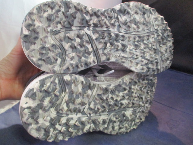Load image into Gallery viewer, Used Adidas Golf Shoes Kids Size 4.5

