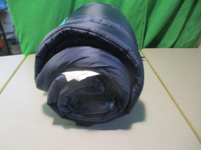 Load image into Gallery viewer, Dakine Sherpa Fleece Wrap Up Camp Blanket
