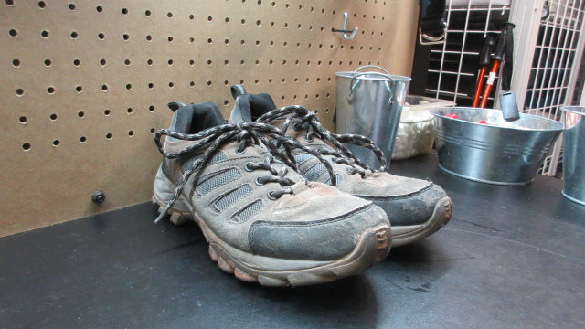 Load image into Gallery viewer, Used Itasca Hiking Shoes - Size 8.5
