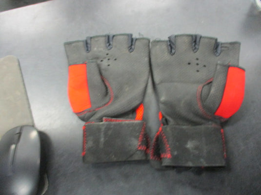 Used Title Classic MMA Gloves Size XL