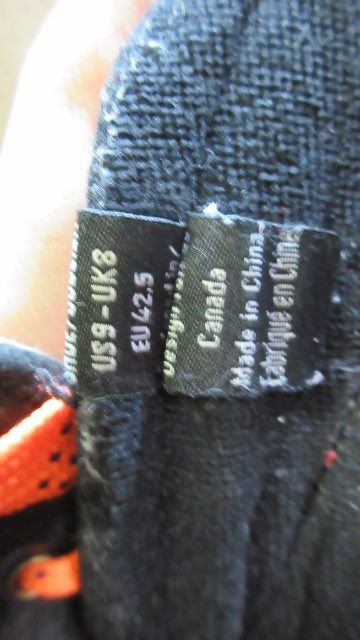 Load image into Gallery viewer, Used True HZRDUS 5X Hockey Skates - Size 7.5R (US 9)
