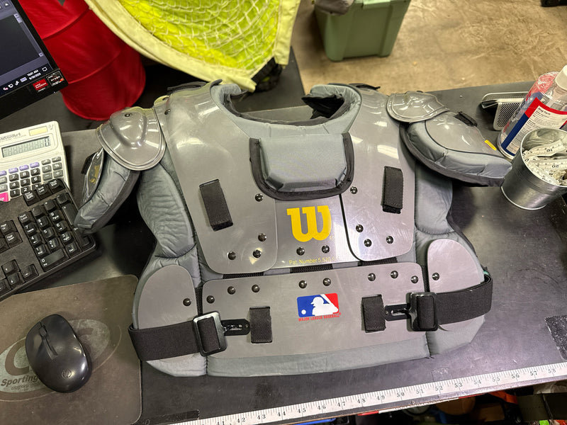 Load image into Gallery viewer, Used Wilson Umpire Chest Protector A3215
