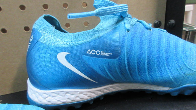 Load image into Gallery viewer, Used Nike Phantom GX Indoor Soccer Shoes - Size 5.5
