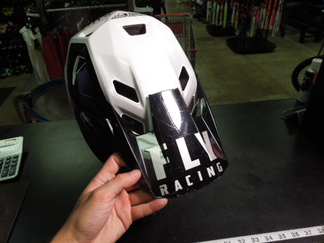 Load image into Gallery viewer, Used Fly Racing Rayce Full Face Helmet in Black Size Youth Medium
