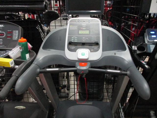 Load image into Gallery viewer, Used Precor 932i Treadmill
