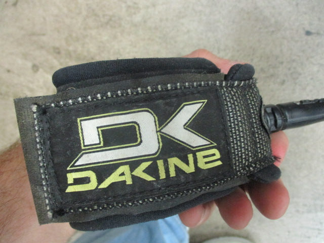 Load image into Gallery viewer, Used Dakine Surf Board Leash
