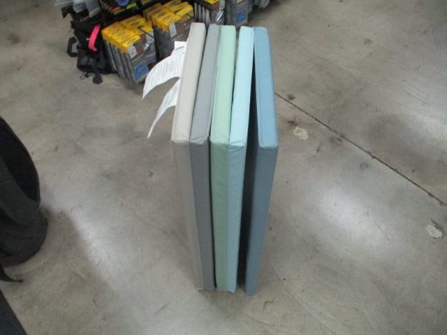 Load image into Gallery viewer, Used Pelfsig Folding Gym Mat (78 x 185 cm)
