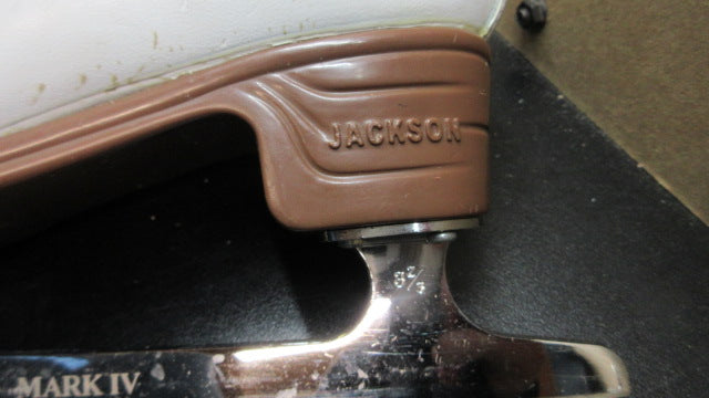 Load image into Gallery viewer, Used Jackson Artiste Figure Skates - Size Youth 3.5
