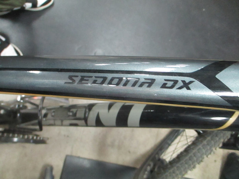 Load image into Gallery viewer, Used Giant Sedona DX 26&quot; 24 Speed Mountain Bike
