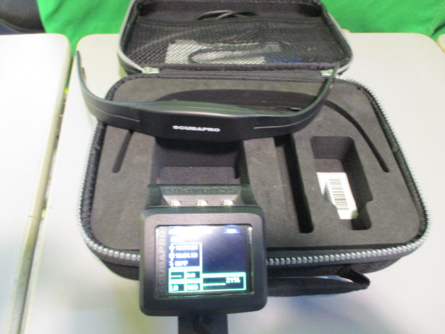 Load image into Gallery viewer, Used ScubaPro G2 DIVE COMPUTER With Heart Rate Transmitter and Case
