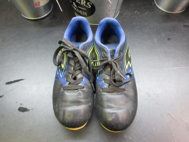 Load image into Gallery viewer, Used Lotto Soccer Cleats - Size 1
