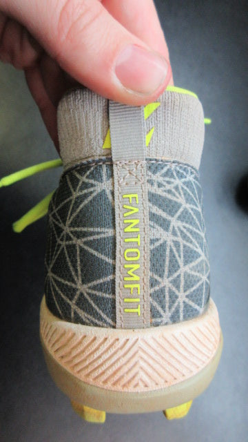 Used New Balance Cleats - Size 5