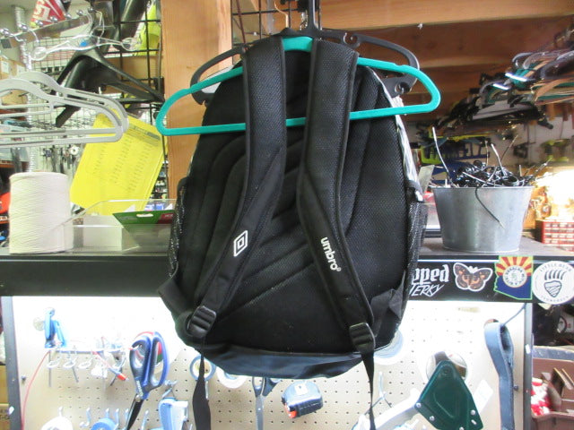 Load image into Gallery viewer, Used Umbro Backpack
