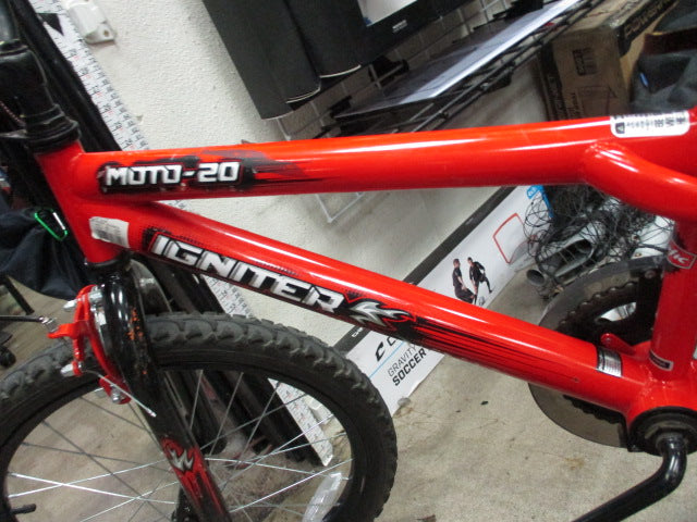 Load image into Gallery viewer, Used Igniter Moto 20&quot; Kids BMX Bicycle (as Is)

