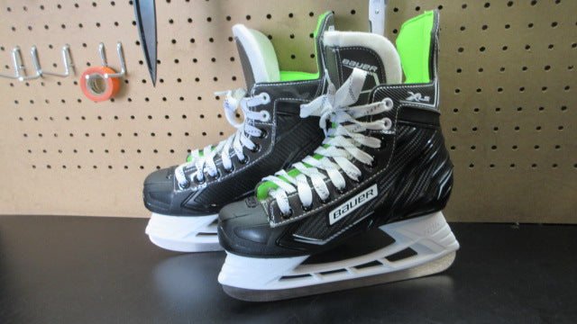 Load image into Gallery viewer, Used Bauer X-LS Hockey Skates - Size 4
