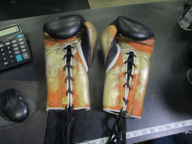 Load image into Gallery viewer, Heavy Use Everlast PowerLock 14 oz Boxing Gloves
