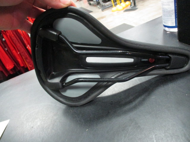 Load image into Gallery viewer, Used Bontrager Commuter Comp 165MM Bicycle Seat
