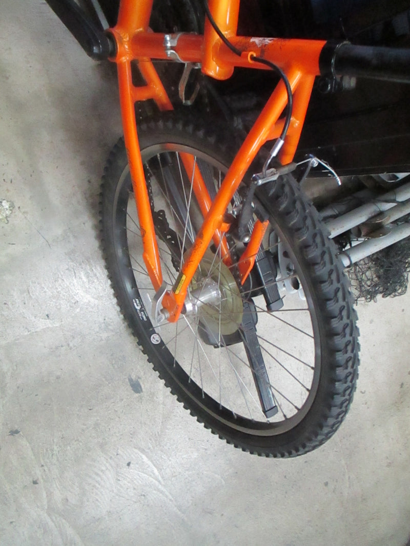 Load image into Gallery viewer, Used GT Scamp 24" 21 Speed Mountain Bike
