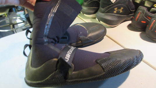Used Quicksilver Scuba Boots Size 9