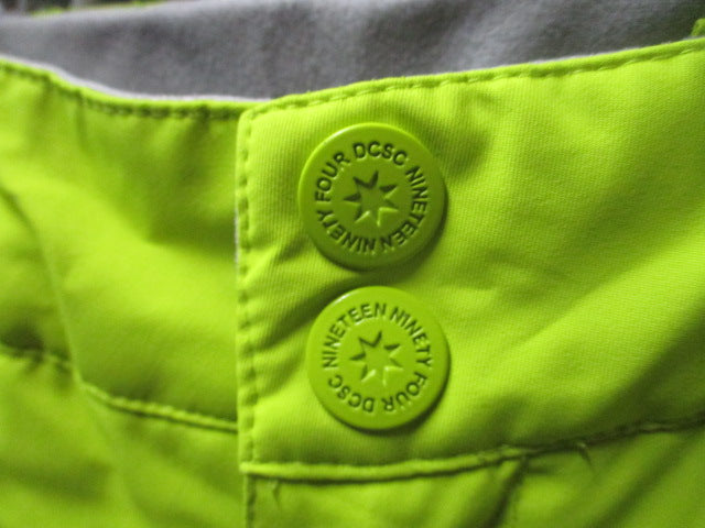 Load image into Gallery viewer, Used DC 10K Snow Pants Youth Size Small
