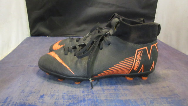 Load image into Gallery viewer, Used Nike Mercurial Soccer Cleats Youth Size 6
