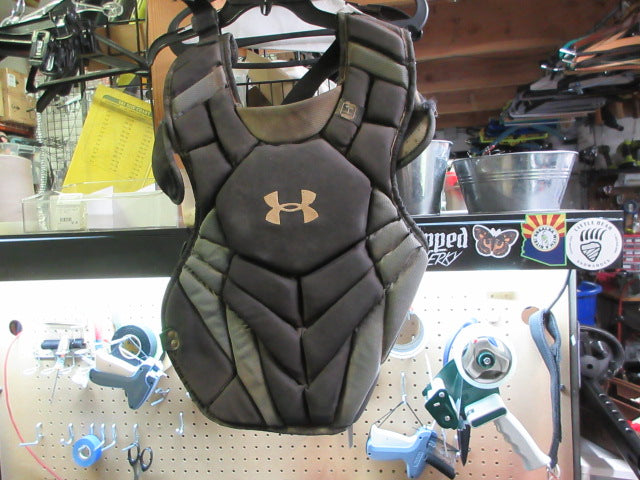 Load image into Gallery viewer, Used Under Armour Catchers Chest Protector  - Size Senior
