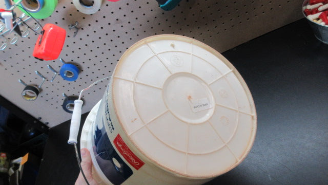 Load image into Gallery viewer, Used Baseballs W/ Rawlings Bucket
