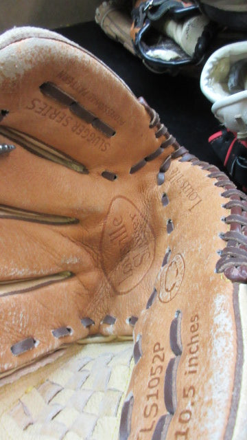 Used Louisville Slugger 10.5" Glove - RHT