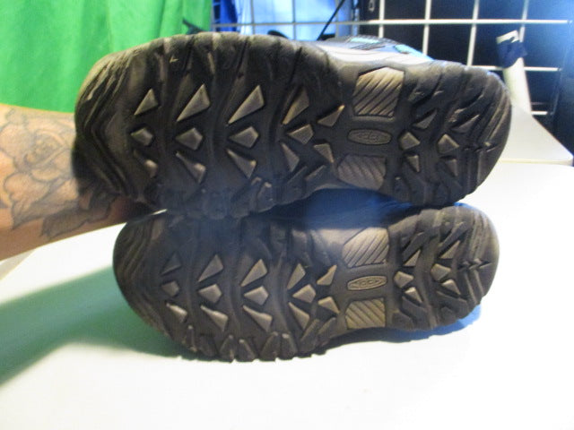 Load image into Gallery viewer, Used Keen Targhee Low Waterproof Size 1 Hiking Shoes
