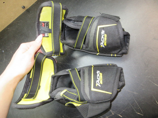 Load image into Gallery viewer, Used CCM Tacks 3092 Hockey Elbow Pads - Small
