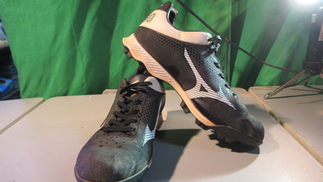 Load image into Gallery viewer, Used Mizuno Wave Finch Lightrevo Youth Molded Fastpitch Cleat - Size 5.5
