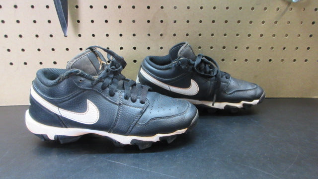 Load image into Gallery viewer, Used Jordan 1 Low Cleats - Size 4 Youth
