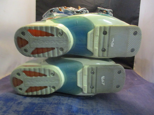 Load image into Gallery viewer, Used Nordica SM10 Olympia Ski Boots Size 23.5
