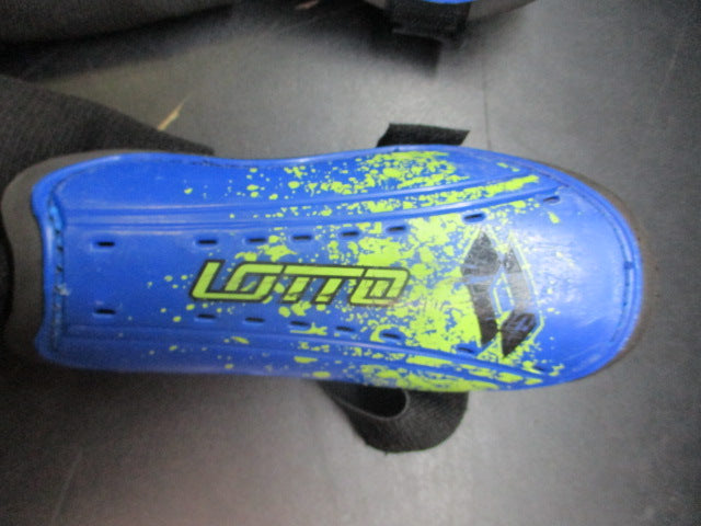 Load image into Gallery viewer, Used Lotto Soccer Shin Guards - Youth
